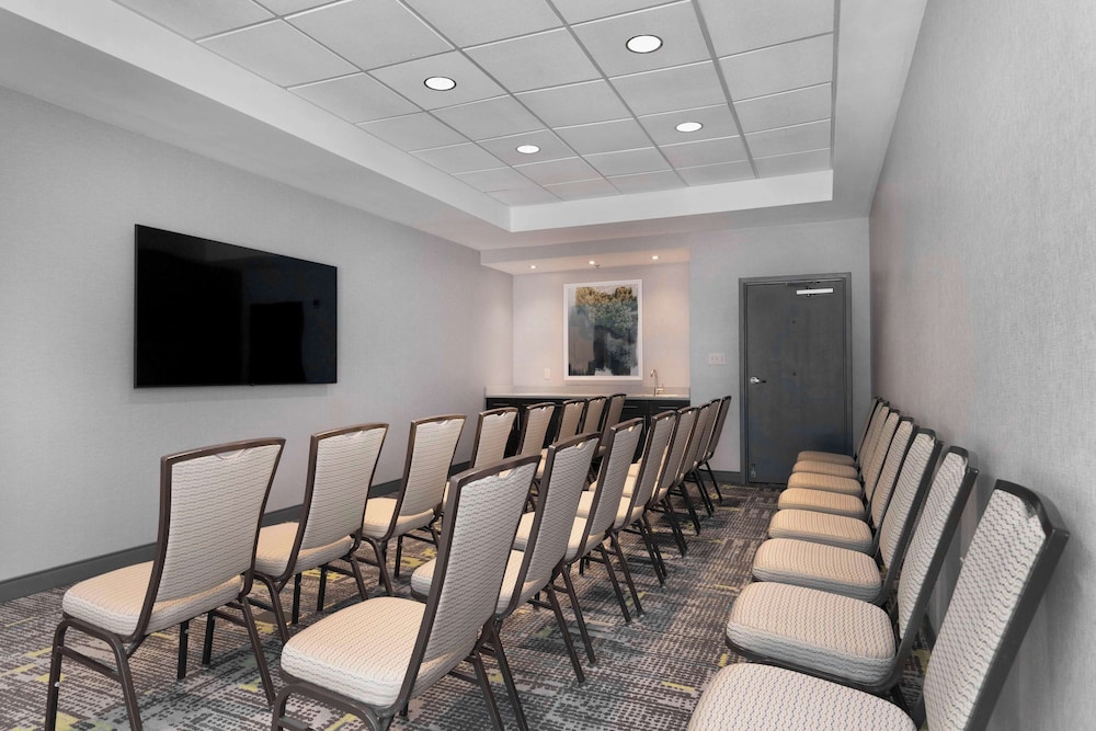 Hampton Inn & Suites Burlington NC - photo 50