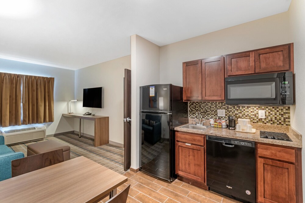MainStay Suites Denver International Airport - photo 4