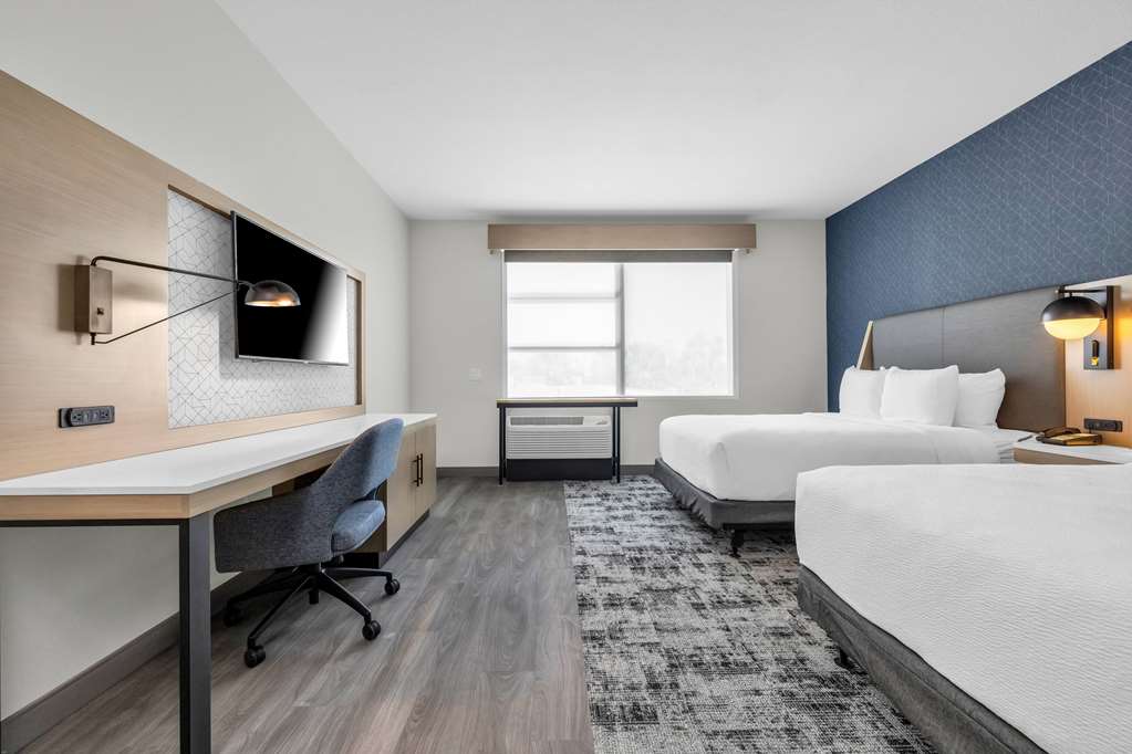 La Quinta Inn & Suites by Wyndham San Jose Airport Downtown - photo 64
