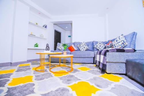 Tranquil 7th floor Apartment near Art Caffe Market