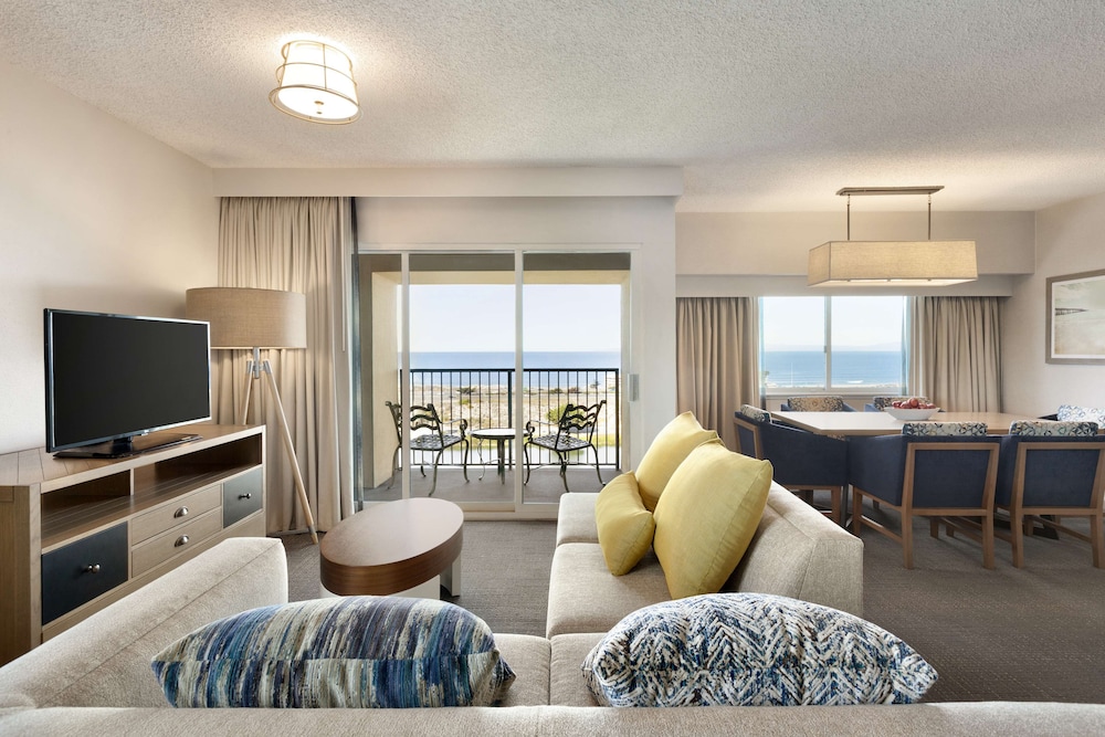 Embassy Suites by Hilton Monterey Bay Seaside - photo 27