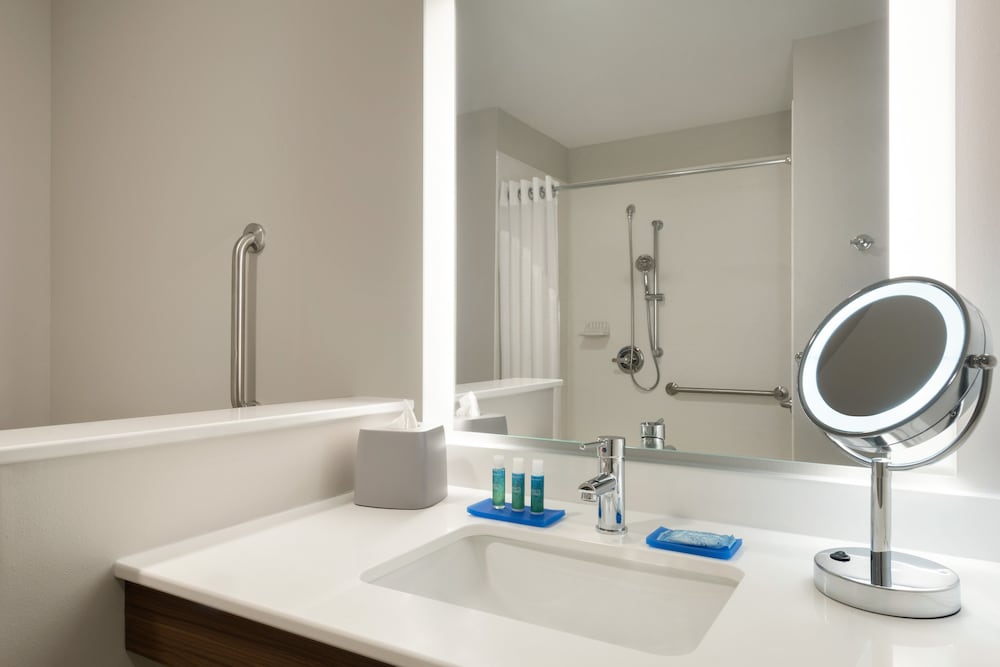 Holiday Inn Express & Suites West Des Moines Jordan Creek by IHG - photo 16