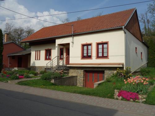 Penzion Na Třeťasu s vinným sklepem - carbon neutral hotel in Unknown City