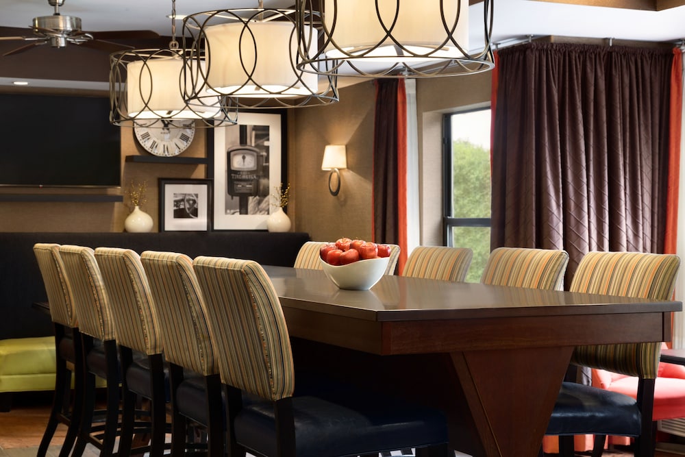 Hampton Inn Akron Fairlawn - photo 4