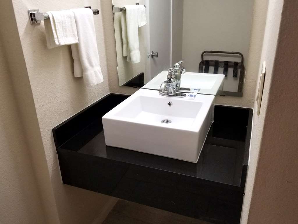 Americas Best Value Inn Marshall - photo 13