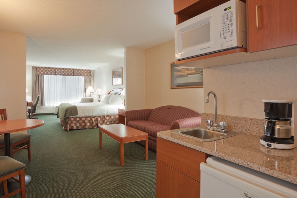 Holiday Inn Express & Suites Montpelier by IHG - photo 13