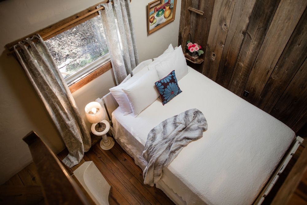 The Mast Farm Inn - photo 5