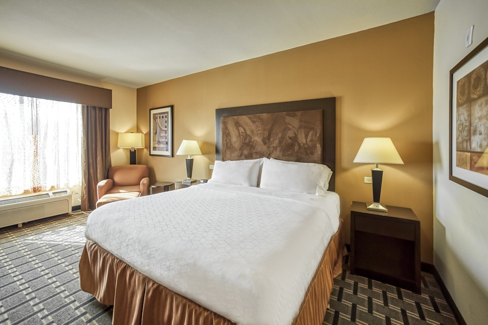 Holiday Inn Express Suites Beeville by IHG - photo 16