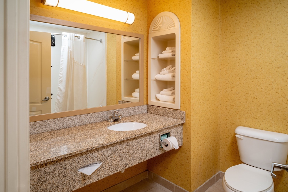 Holiday Inn Express Hotel & Suites Hazard by IHG - photo 34