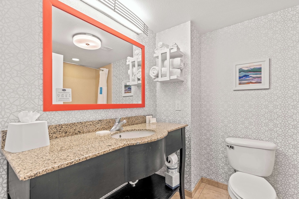 Hampton Inn Denver Northeast Brighton - photo 14