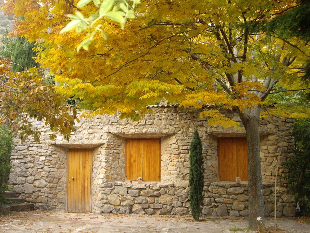 La Casita Con Jardin Frente A La Cascada — Torres