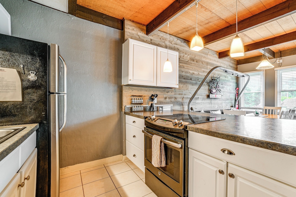 Cortland Townhome Walk to Greek Peak Mtn Resort - photo 11