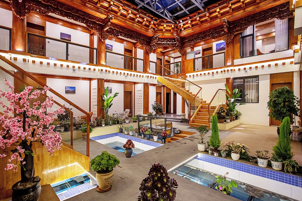 Namzhuo Tibetan style Courtyard Manor in Shengping, People's Republic of China