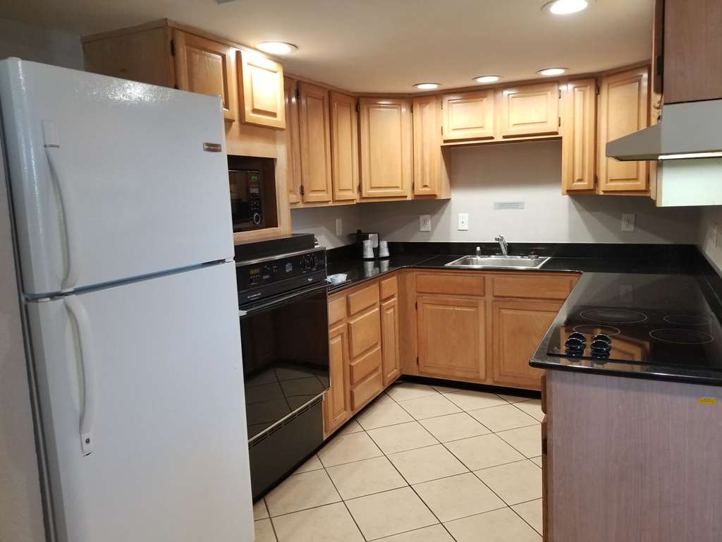 Best Western Plus Holiday Sands Inn & Suites - photo 15