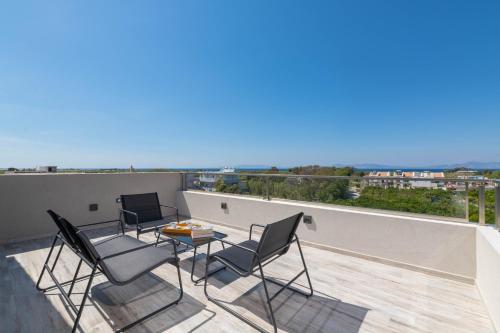 Tsatos Luxury Residence — 4-Star Luxury Hotel in Kremasti, Greece