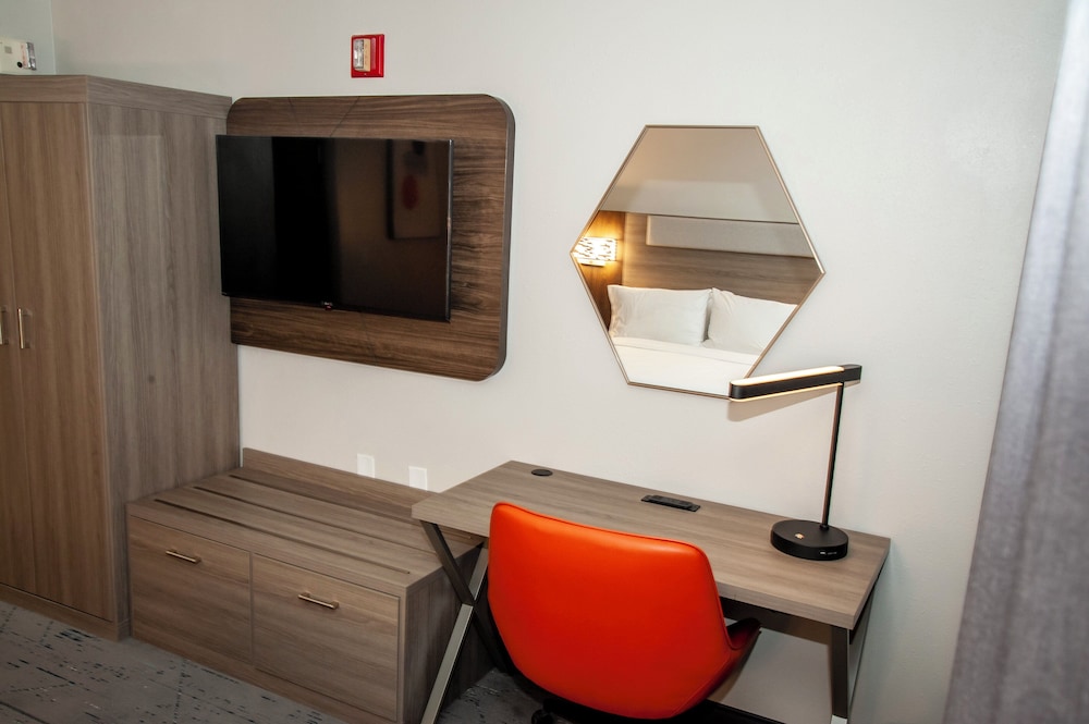 Holiday Inn Express Airport Tucson by IHG - photo 11