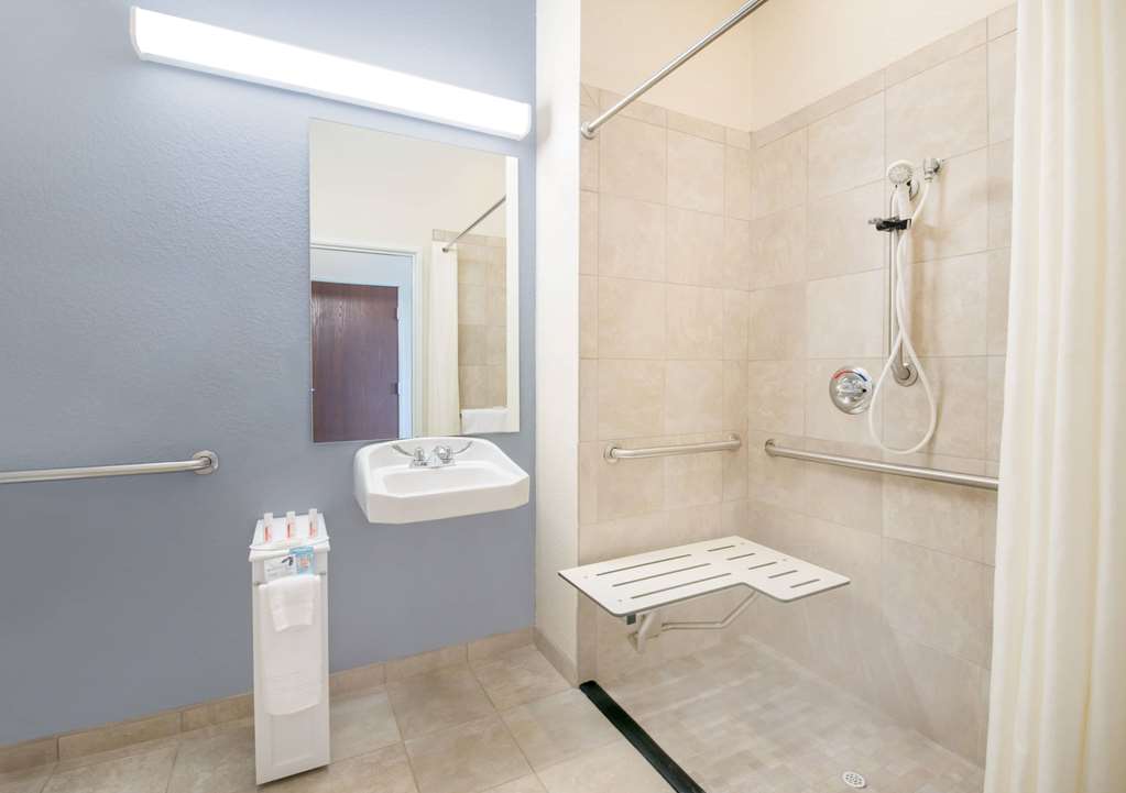 Microtel Inn & Suites by Wyndham Stanley - photo 6