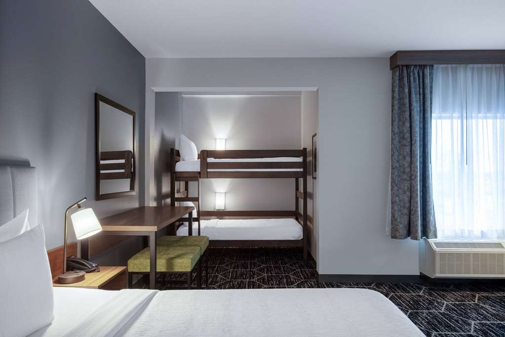La Quinta Inn & Suites by Wyndham Centralia - photo 48