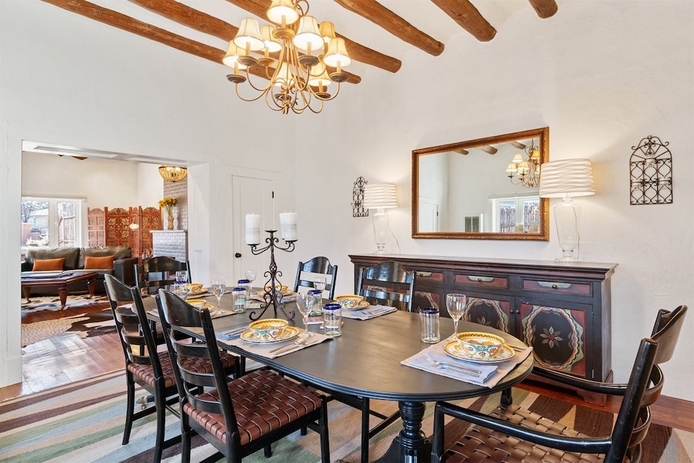 Casa de Trinidad Historic Railyard Adobe Walk to The Plaza — 4-Star Luxury Hotel in Santa Fe, United States