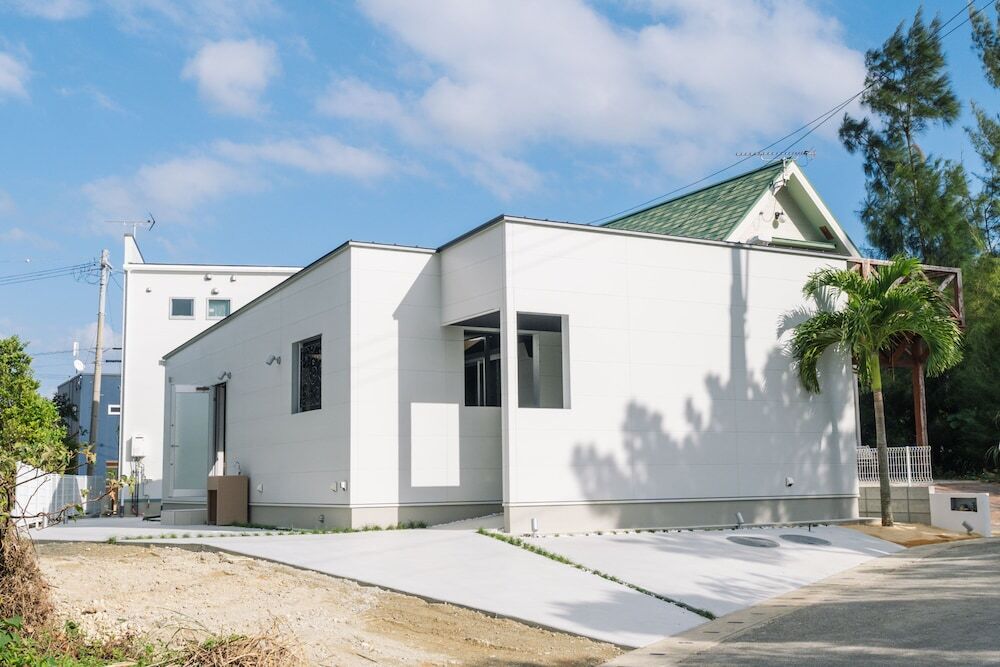 Okinawa Villa Kilohana — 4-Star Luxury Hotel in Ishikawa, Japan