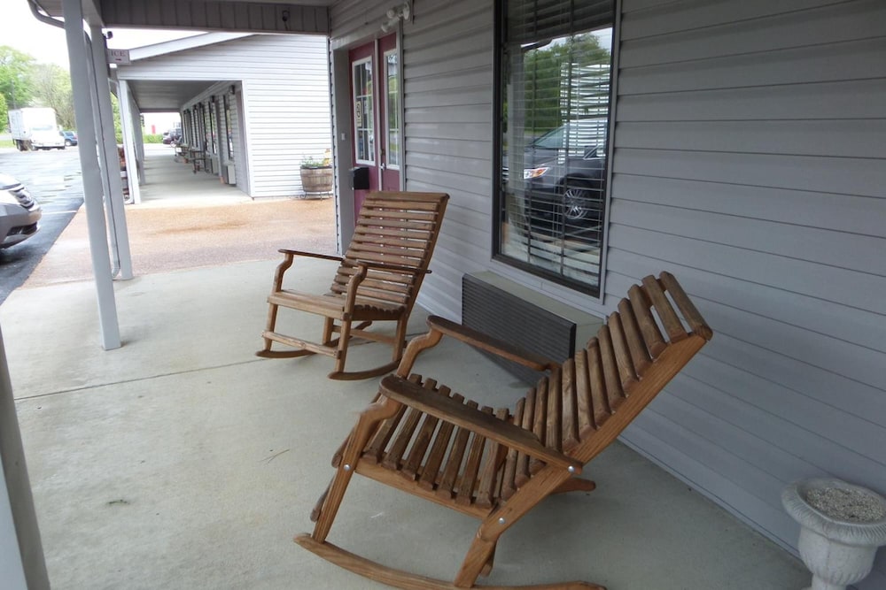 Lynchburg Country Inn - photo 38