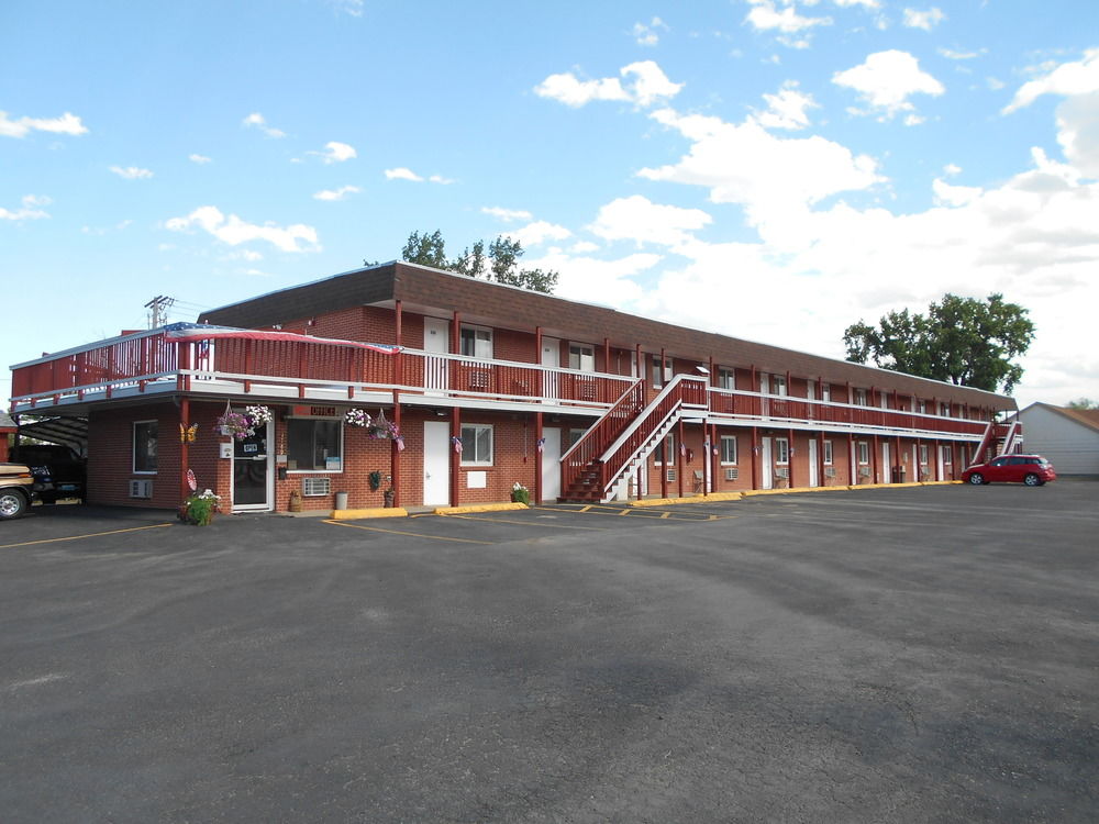Super Saver Inn — Sheridan