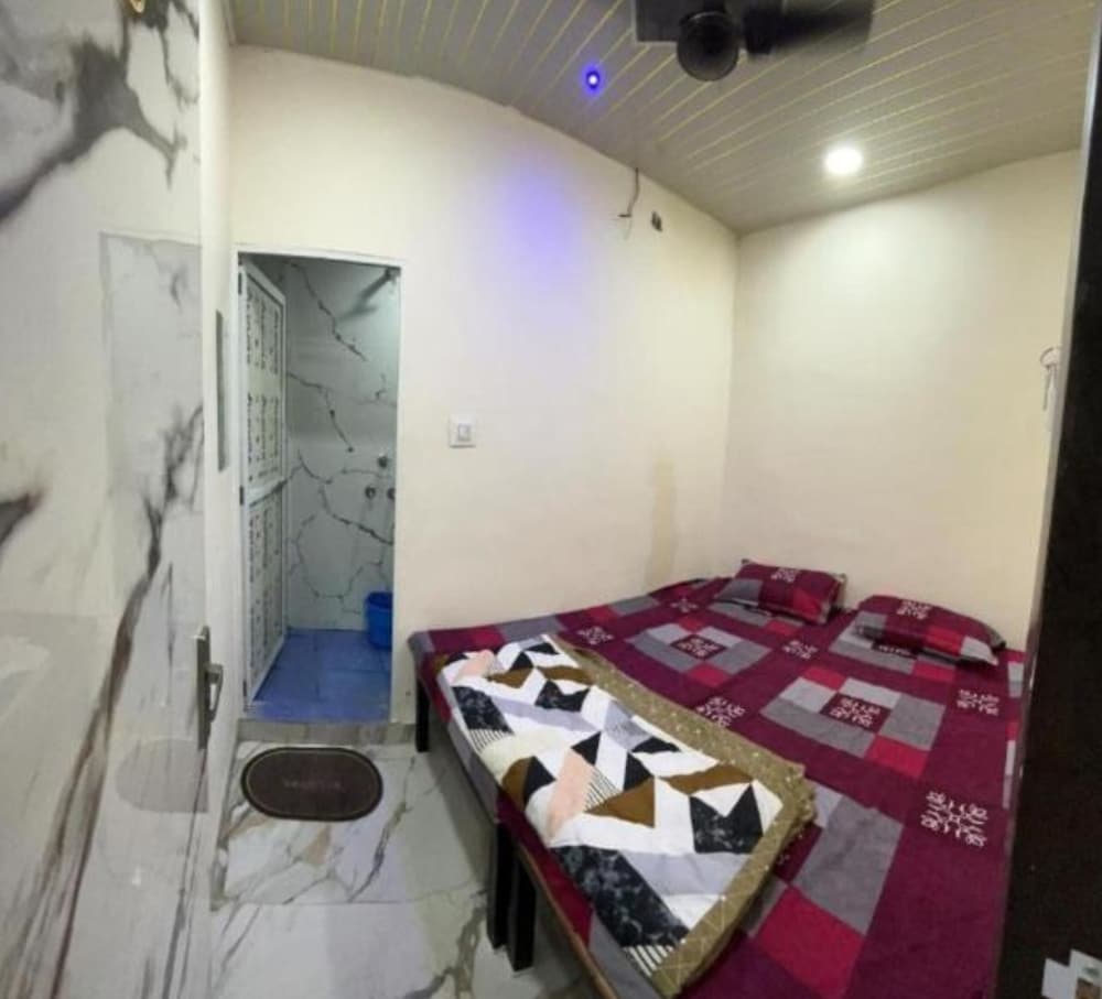 Winter Hotel At Ujjain — Ujjain