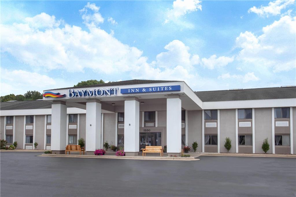 Baymont by Wyndham Grand Haven — hotel in Grand Haven