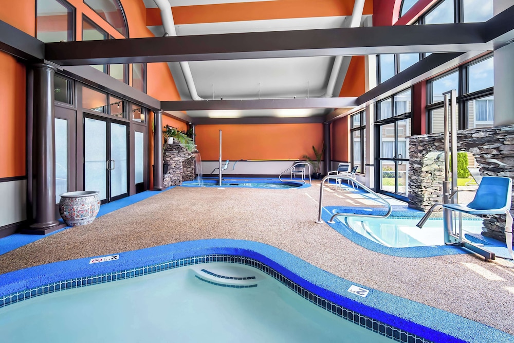 Best Western Merry Manor Inn - photo 32