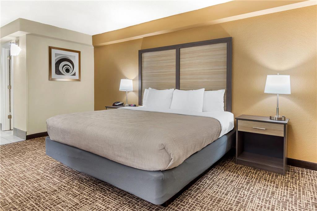 Quality Inn & Suites Spring Lake Fayetteville near Fort Bragg - photo 11