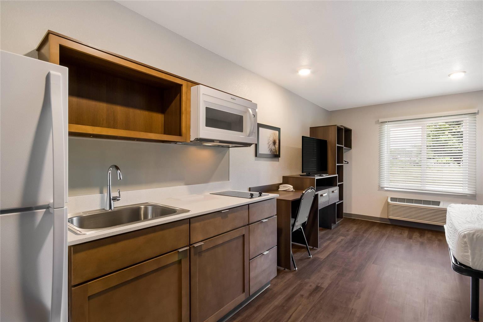 Woodspring Suites Panama City Beach - photo 5