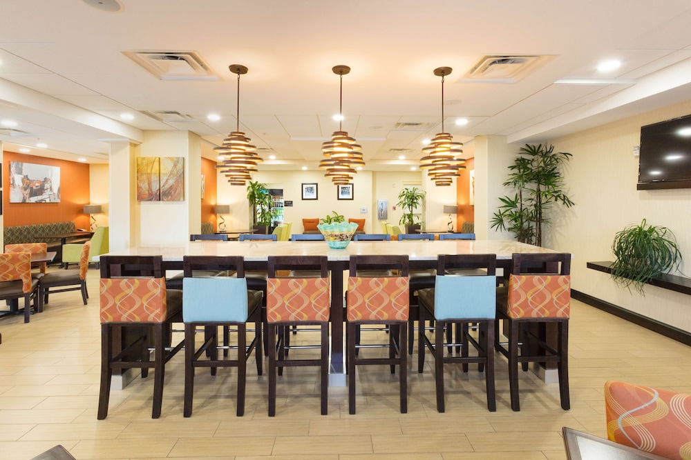Hampton Inn Daytona Beach Beachfront - photo 40