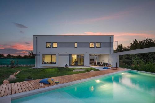 Villa Leccino — 4-Star Luxury Hotel in Labin, Croatia