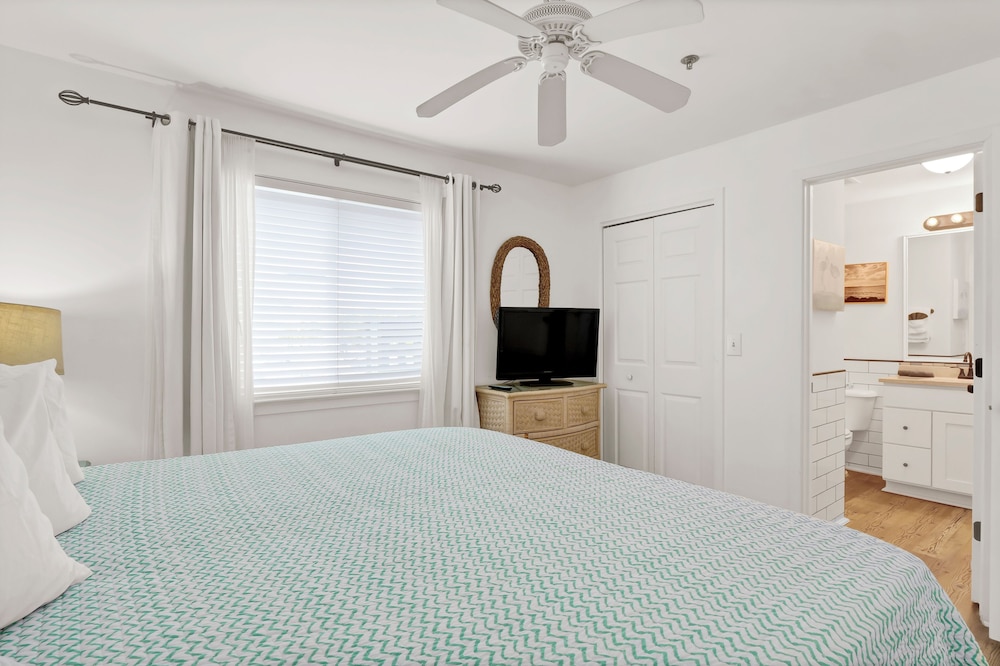 Sandpeddler Inn & Suites - photo 8