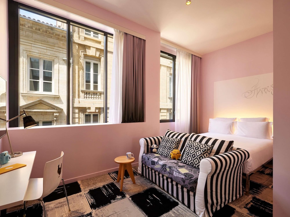 Mama Shelter Bordeaux Centre - carbon neutral hotel in France