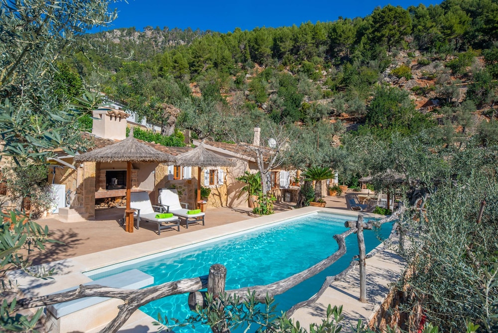 Ses Begudes — 4-Star Luxury Hotel in Fornalutx, Spain