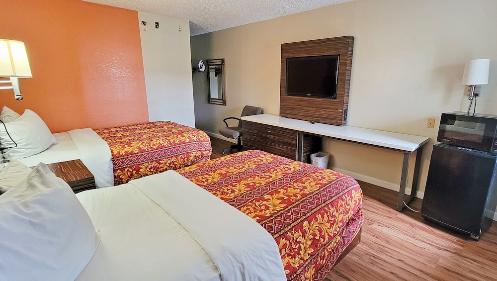 Studios & Suites 4 Less Charlotte - photo 10