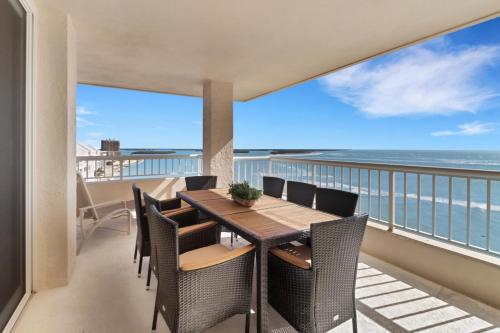Luxury Oceanfront Escape Condo at Merida in Cape Marco — 4-Star Luxury Hotel in Marco Island, United States