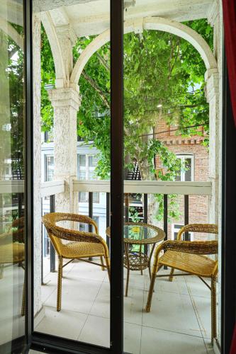 Comfortable 2BR Apt with 3 Balconies by Wehost