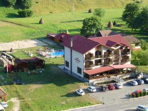 Hotel Carpathia in Remeti, Romania