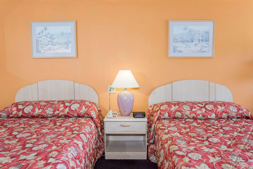 Knights Inn Hardeeville - photo 12