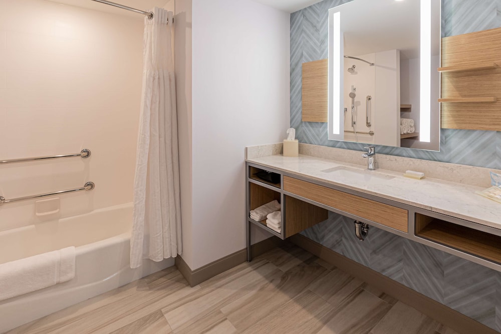Hilton Garden Inn Ithaca - photo 25