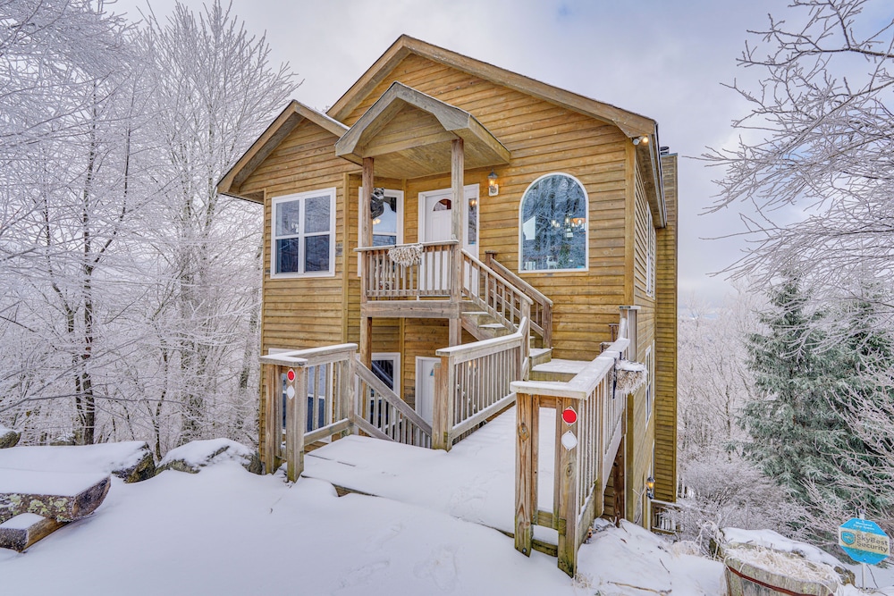 2 Mi to Ski Resort: Beech Mtn Home w Fire Pit - photo 2