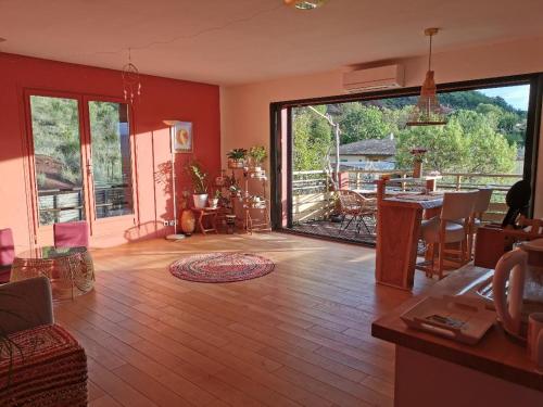 Duplex Orange Oasis - carbon neutral hotel in Unknown City