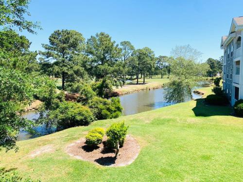 Pond view beautiful apartment at Magnolia Place — 4-Star Luxury Hotel in Myrtle Beach, United States