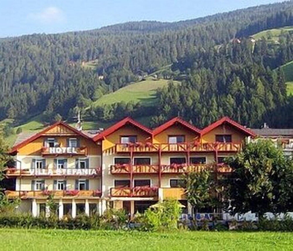 Villa Stefania — 4-Star Luxury Hotel in San Candido, Italy