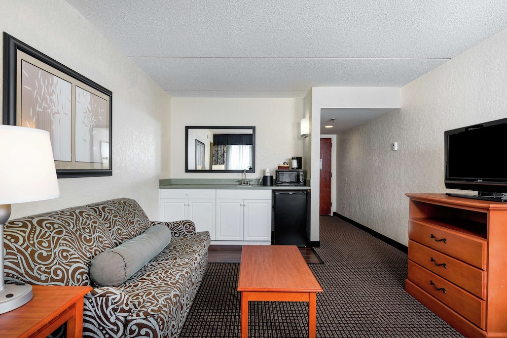 Hampton Inn Morehead City - photo 15
