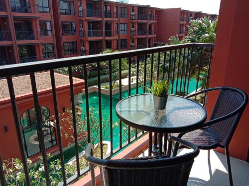 Bluroc Huahin 503 by May — 4-Star Luxury Hotel in Hua Hin, Thailand