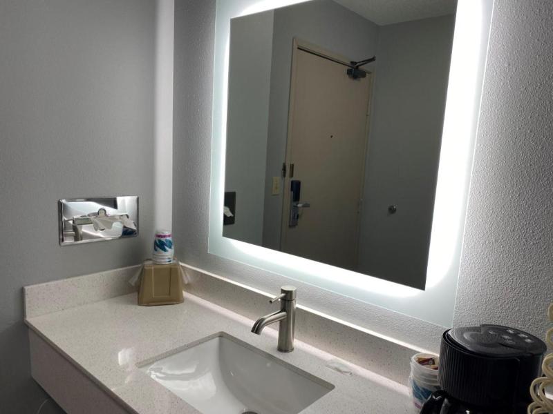AmericInn by Wyndham Viroqua - photo 11