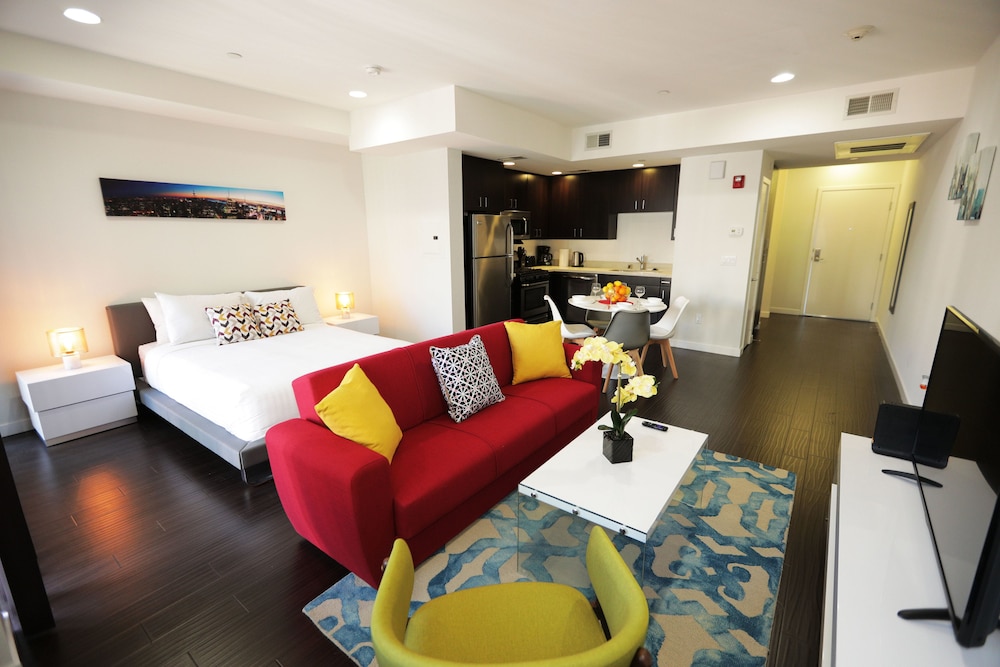Hollywood Central Suites - photo 6